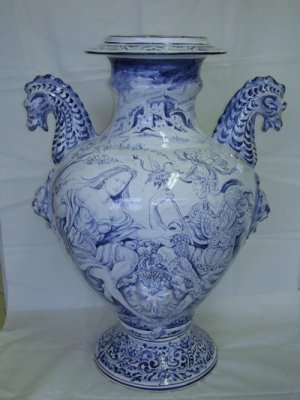 Ceramiche d-Arte di Albisola - Vaso idria o stagnone usato nelle antichefarmacie, per contenere liquidi. Decorato con una scena mitologica.